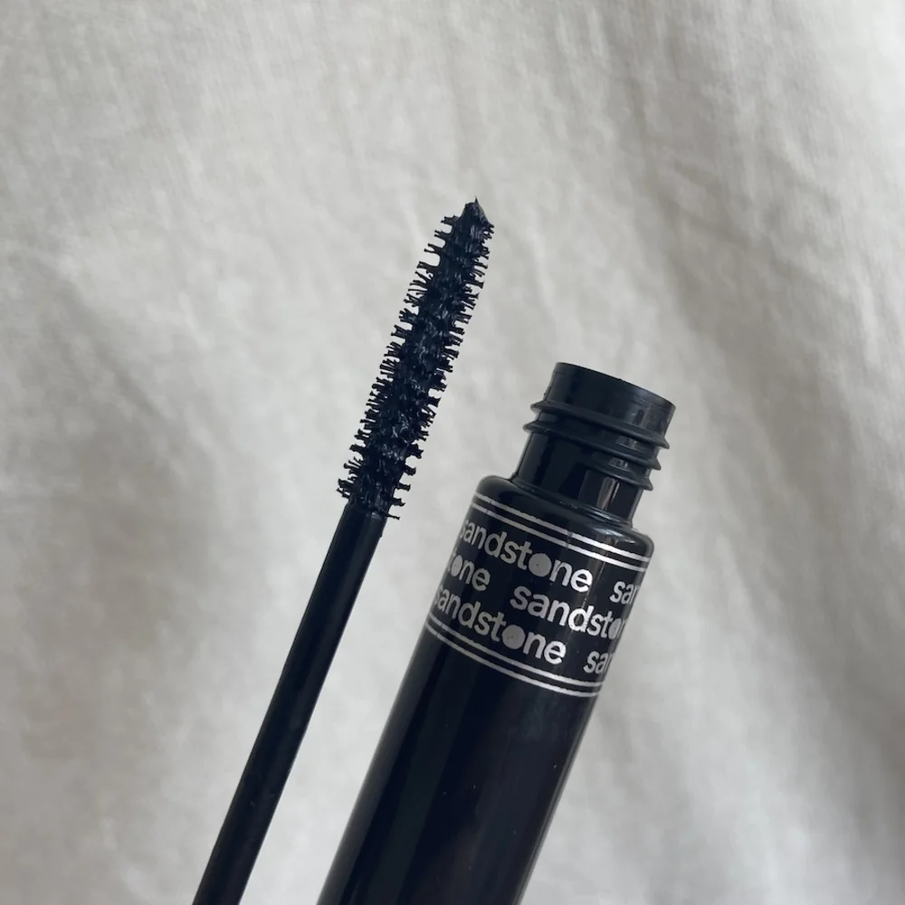 Sandstone Mascara Volume Nature Plus Black řasenka 9 ml