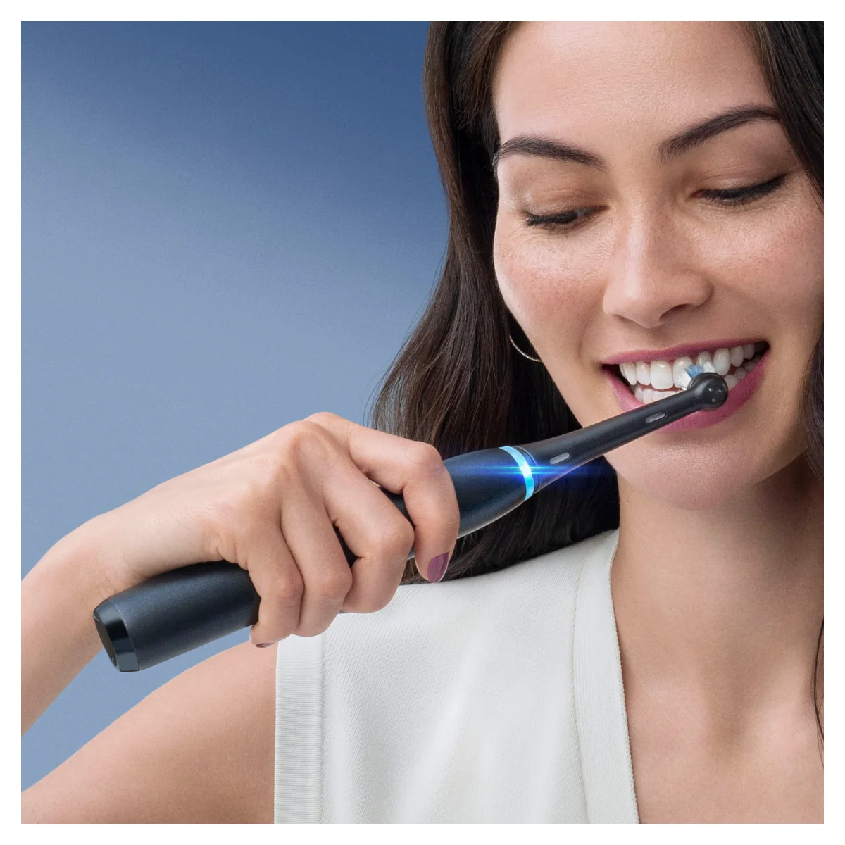 Oral-B iO8 Series Black Onyx elektrický zubní kartáček