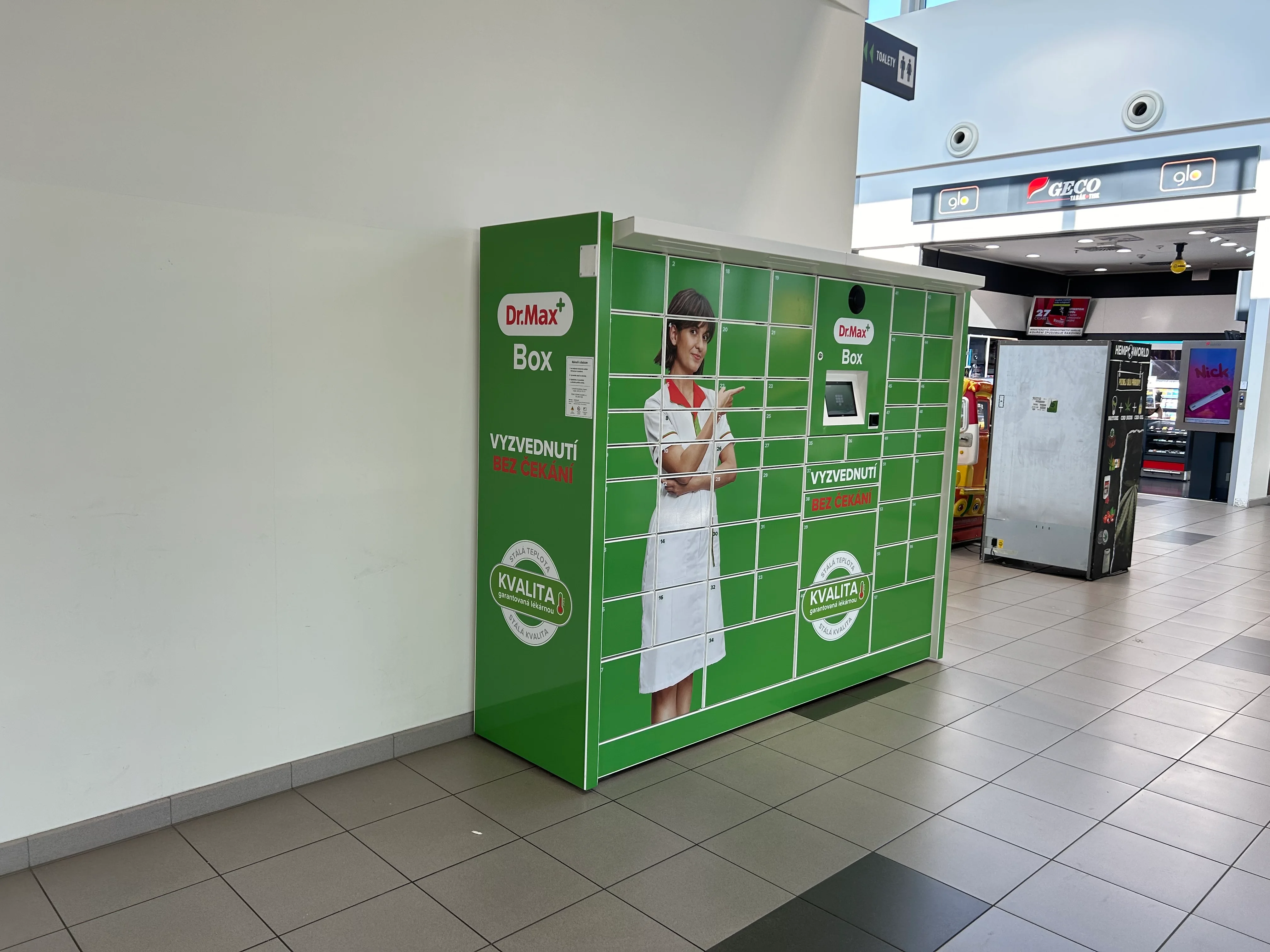 Dr. Max Box Ostrava, Retail park