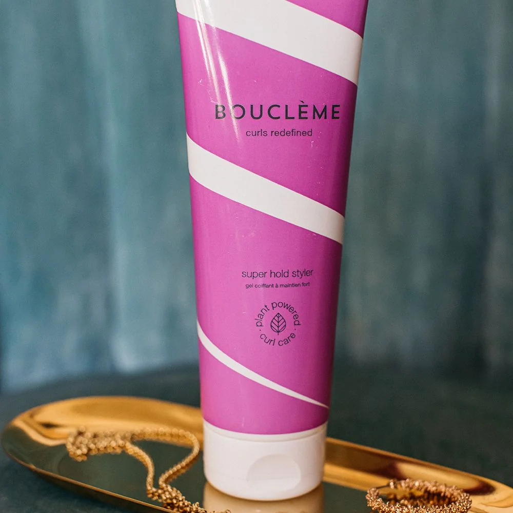 Boucléme Super Hold Styler stylingový gel na kudrnaté vlasy 250 ml