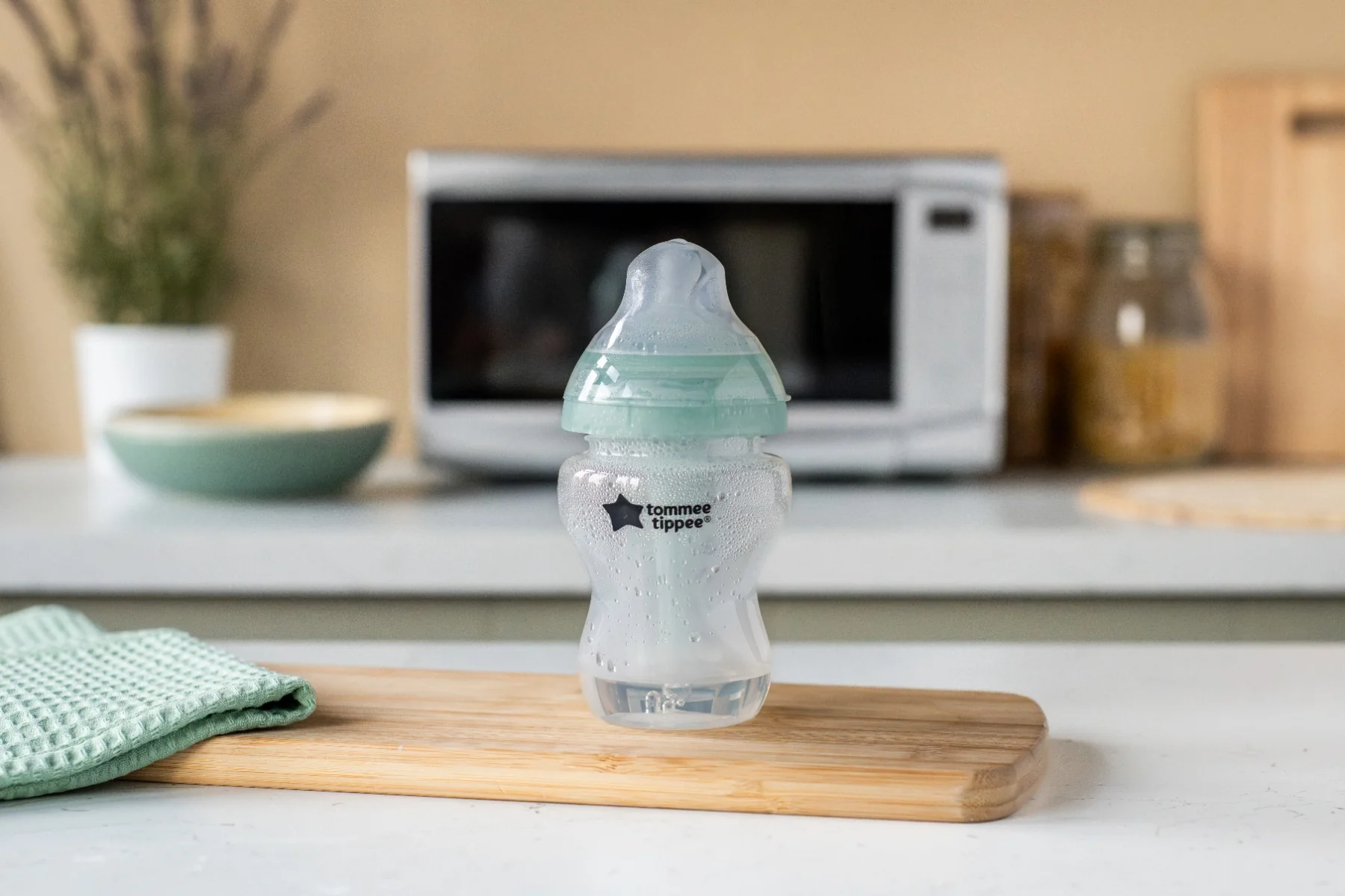 Tommee Tippee Advanced Anti-Colic Samosterilizační kojenecká lahev Pomalý Průtok 0m+ 260 ml 1 ks