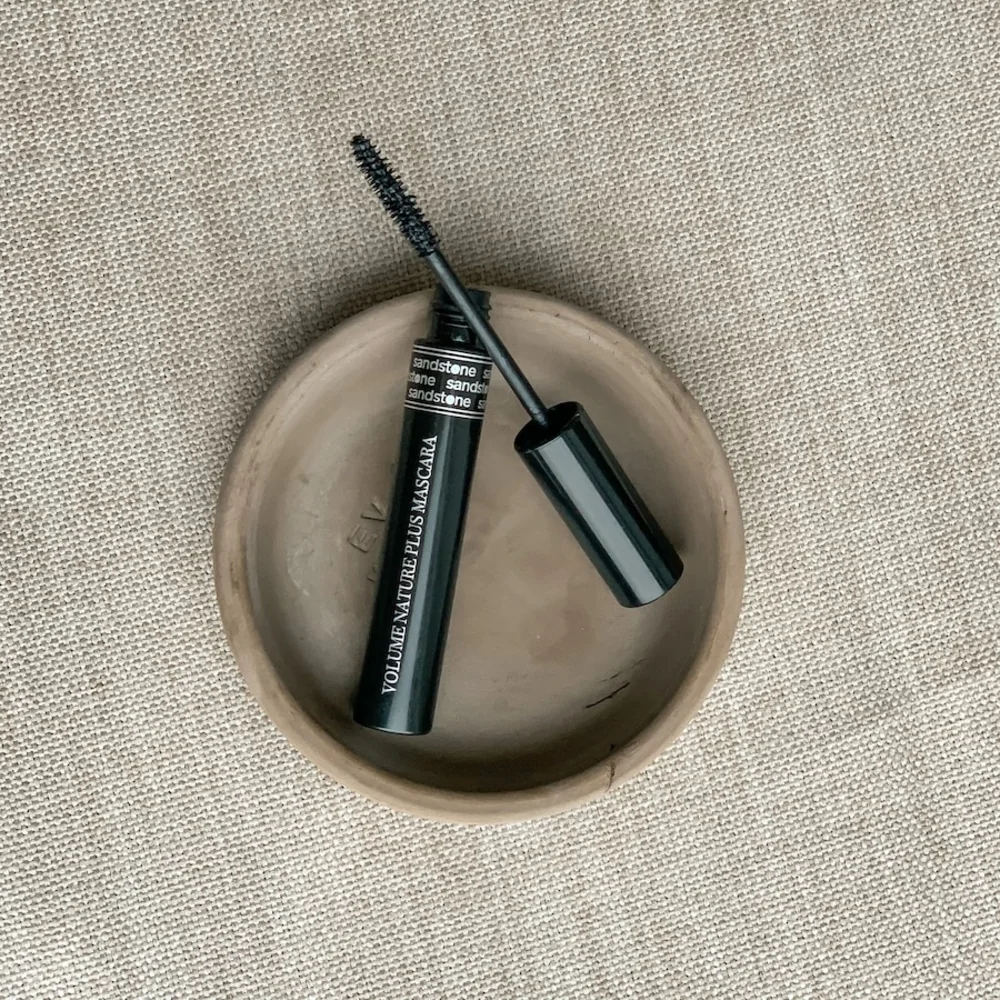 Sandstone Mascara Volume Nature Plus Black řasenka 9 ml