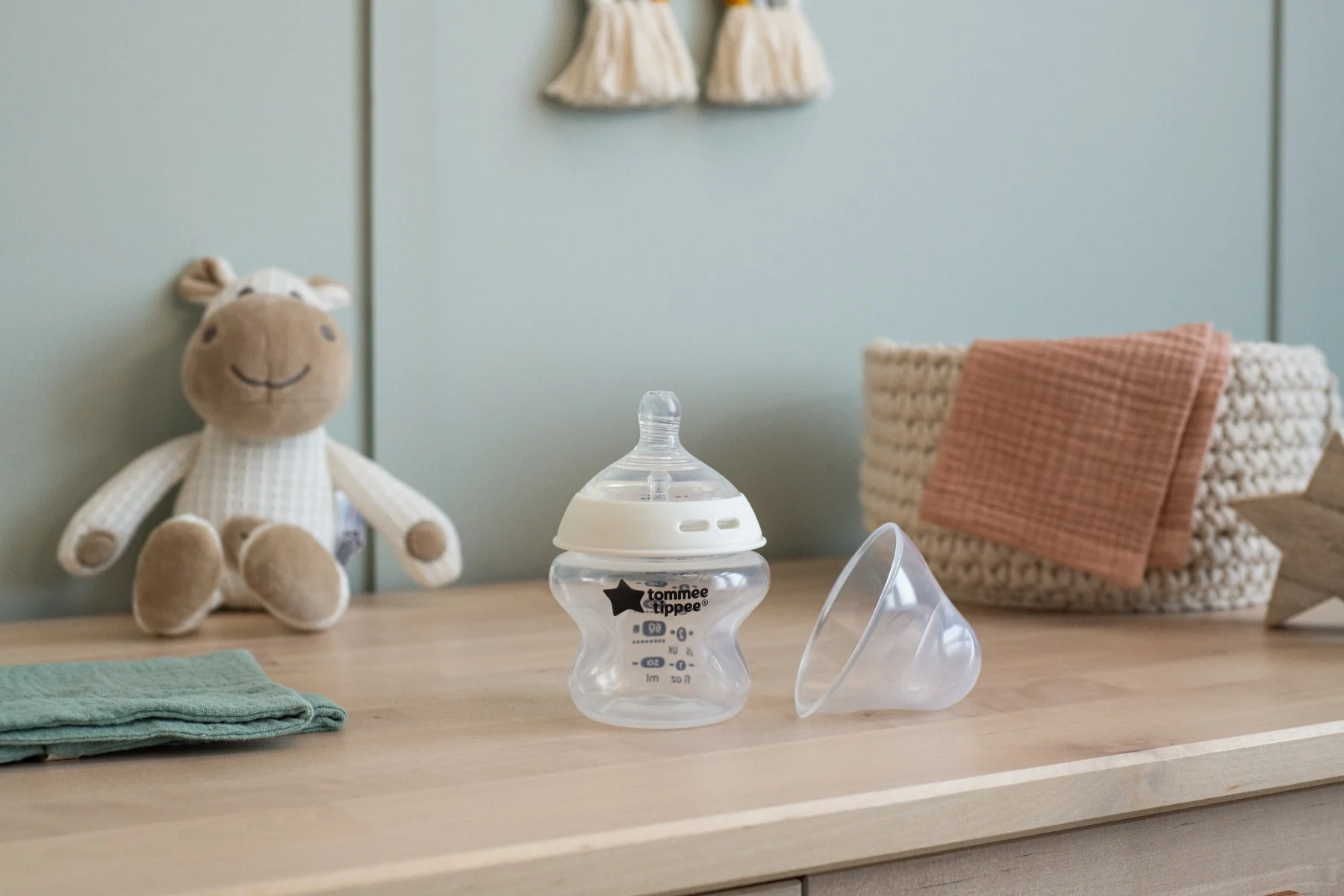 Tommee Tippee Natural Start Samosterilizační kojenecká lahev s Anti-Colic savičkou Pomalý průtok 0m+ 150 ml 3 ks