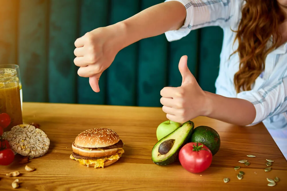 Jídelníček na vysoký cholesterol spočívá ve změně nezdravých stravovacích návyků.