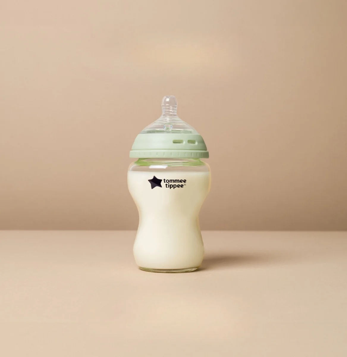 Tommee Tippee Natural Start Samosterilizační skleněná kojenecká lahev s Anti-Colic savičkou Pomalý průtok 0m+ 250 ml 1 ks