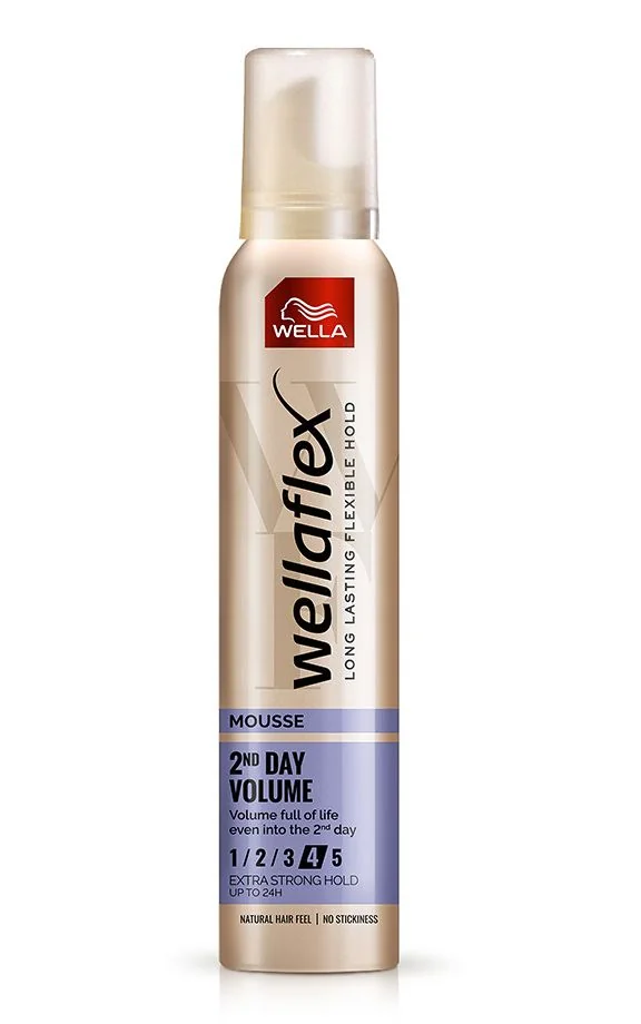 Wella Wellaflex 2nd Day Volume Extra Strong tužidlo na vlasy 200 ml